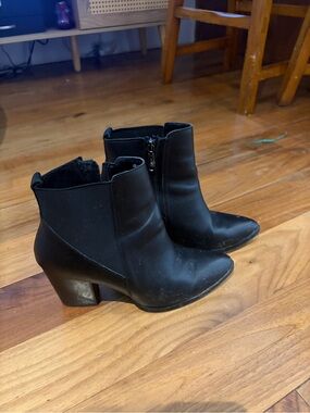 Blondo Black Leather Ankle Booties with Block Heel
